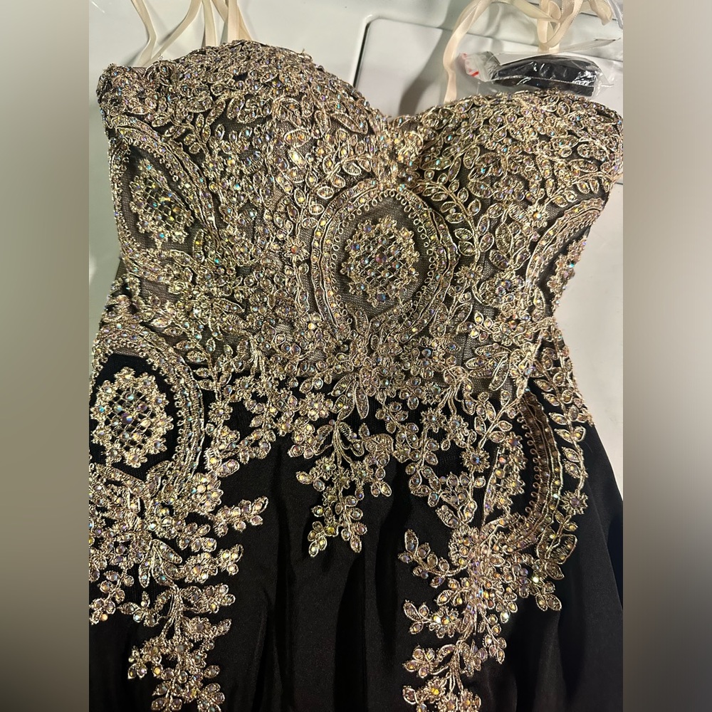 David’s Bridal Night Studio Embroidered Mermaid Gown Size 0 New wt Tags! - Picture 4 of 12